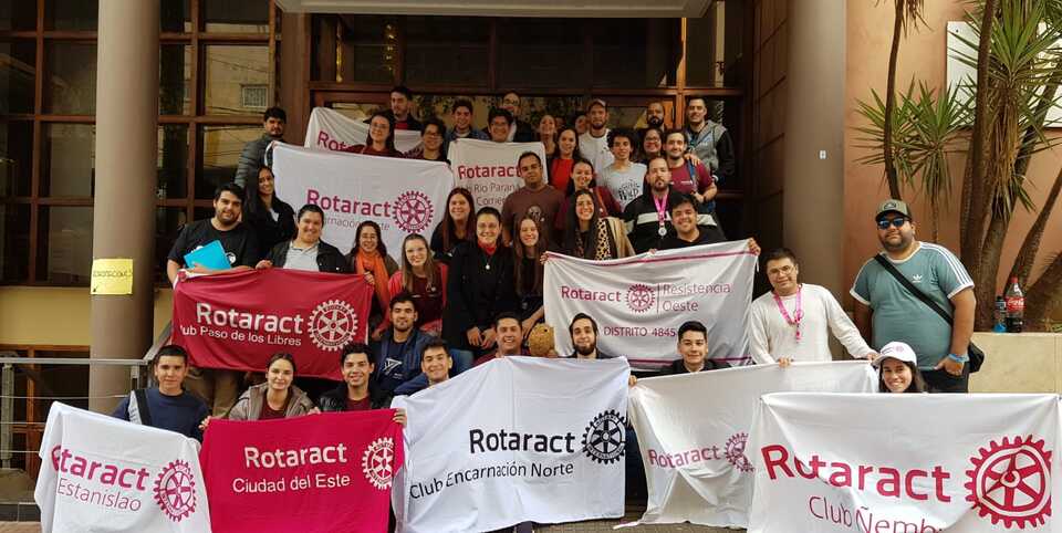 Gran encuentro de jóvenes líderes en la Costanera organizado por el Rotaract Eldorado Centro