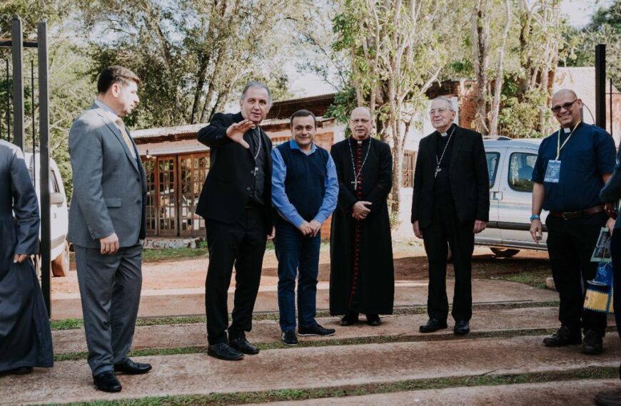 Herrera Ahuad participó en la apertura del Simposio “Teología y Catequesis” en Puerto Iguazú