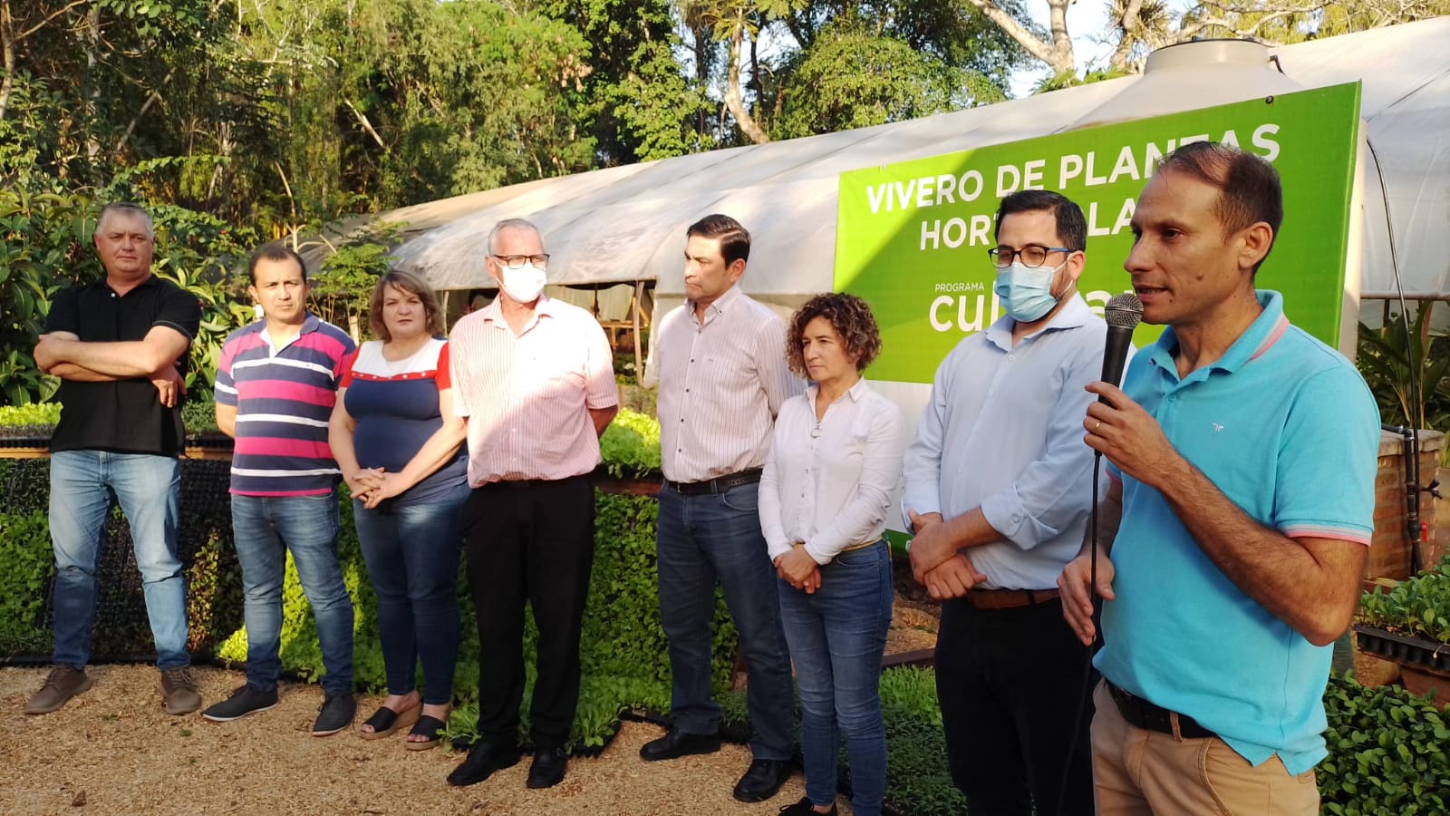 Agricultura Familiar y varios intendentes visitaron la plantinera de Eldorado para conocer la experiencia de la misma