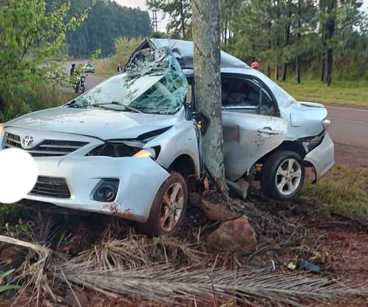 Un automovilista falleció al despistar e impactar contra un árbol sobre la Ruta Provincial 13