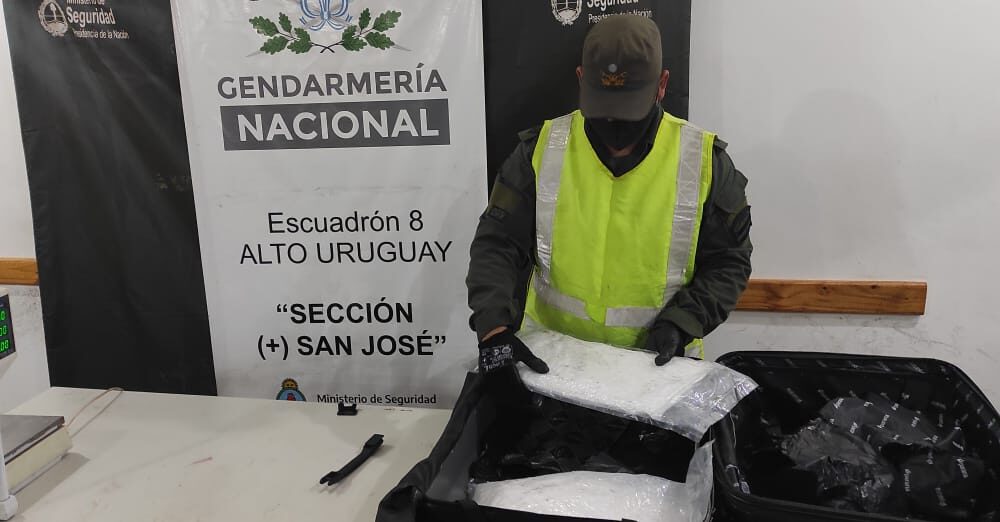 Gendarmería Nacional secuestro 4,175 kg de cocaína en San José