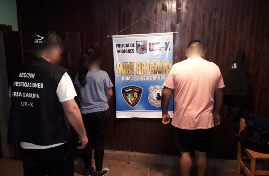 Detuvieron a una empleada infiel y a su padre acusados de robar dólares a su empleador