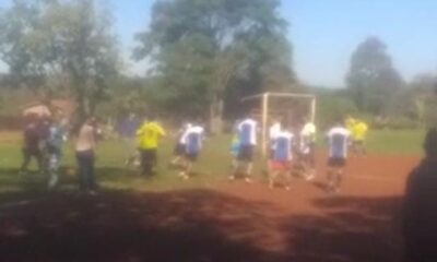 Un partido de fútbol del torneo organizado en el barrio Sarmiento terminó en batalla campal