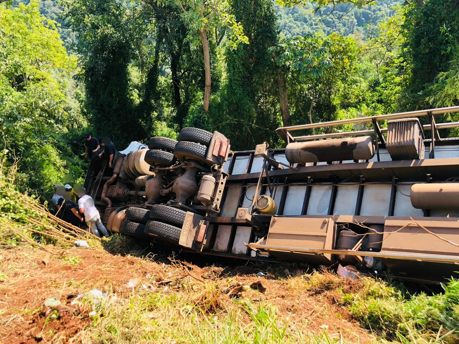 Una mujer perdió la vida tras el despiste de un camión en la localidad de Pozo Azul