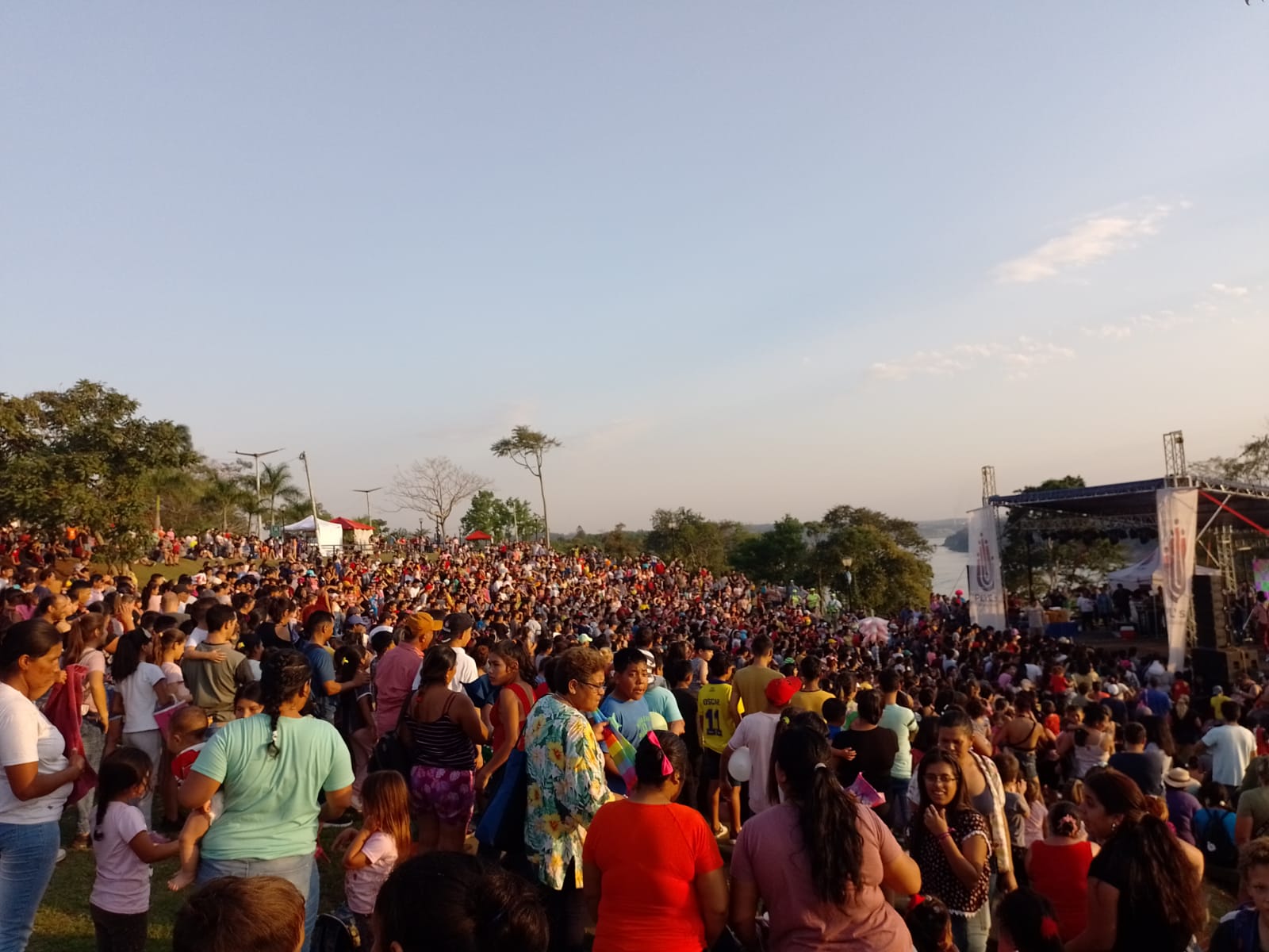 Gran convocatoria de Gurises Felices en la Costanera de Eldorado