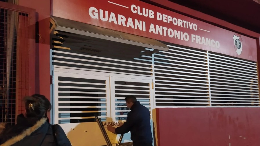 Clausuraron el Estadio de Guaraní Antonio Franco tras la consagración y posterior batalla campal