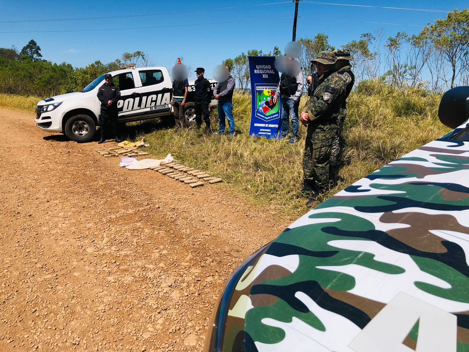 Hallaron droga escondida entre malezas en una zona rural de Dos Hermanas