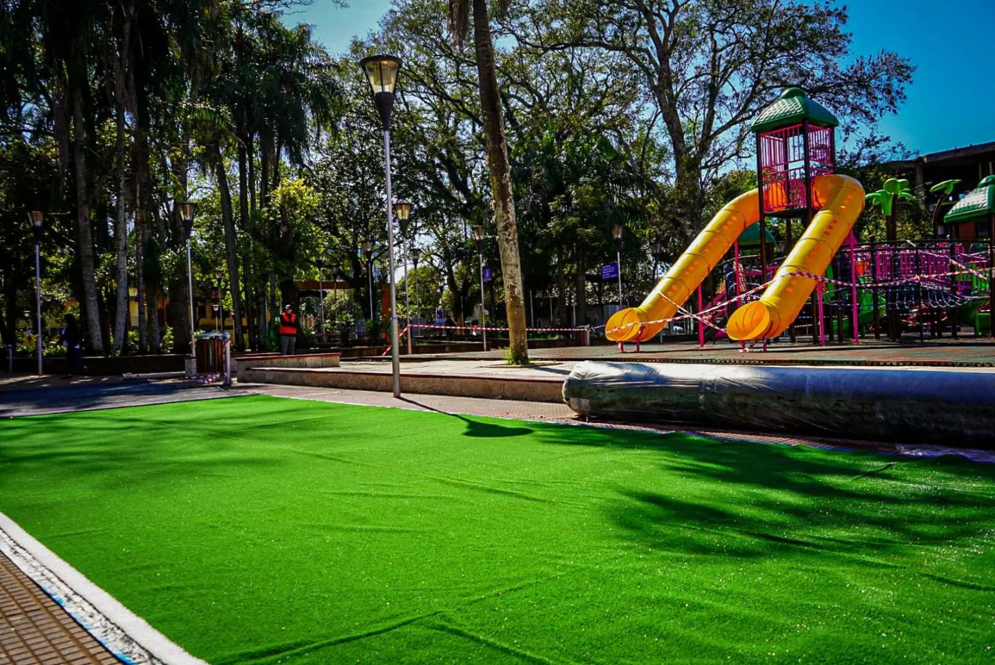 El municipio está ultimando los detalles en el nuevo espacio de juegos en la plaza Sarmiento