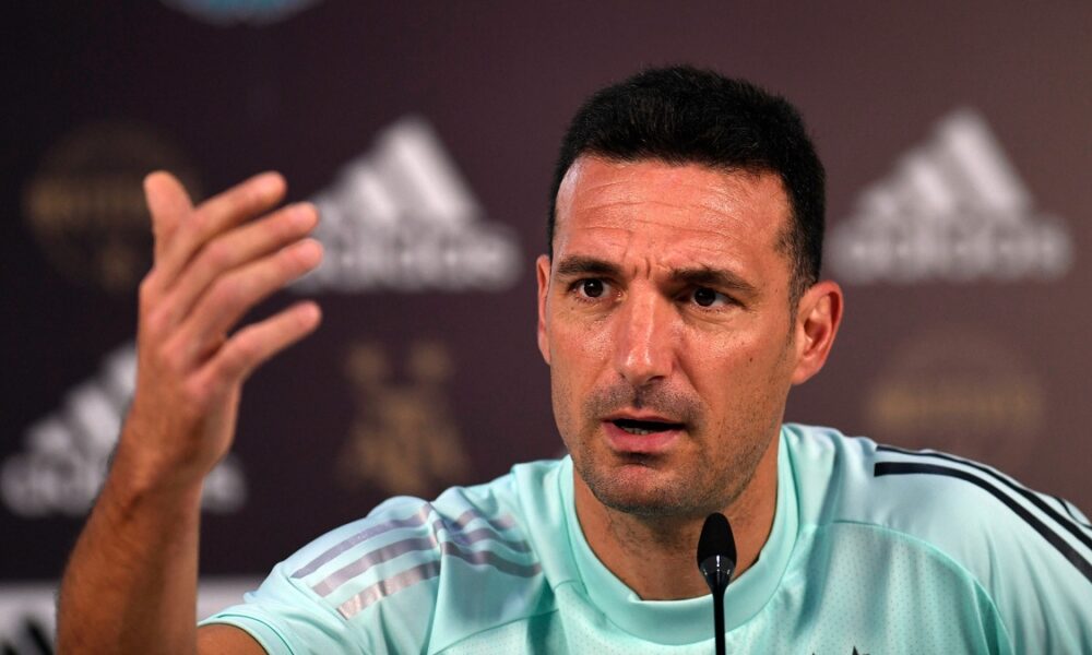 Scaloni presentó una lista preliminar de 50 jugadores para la Copa del Mundo