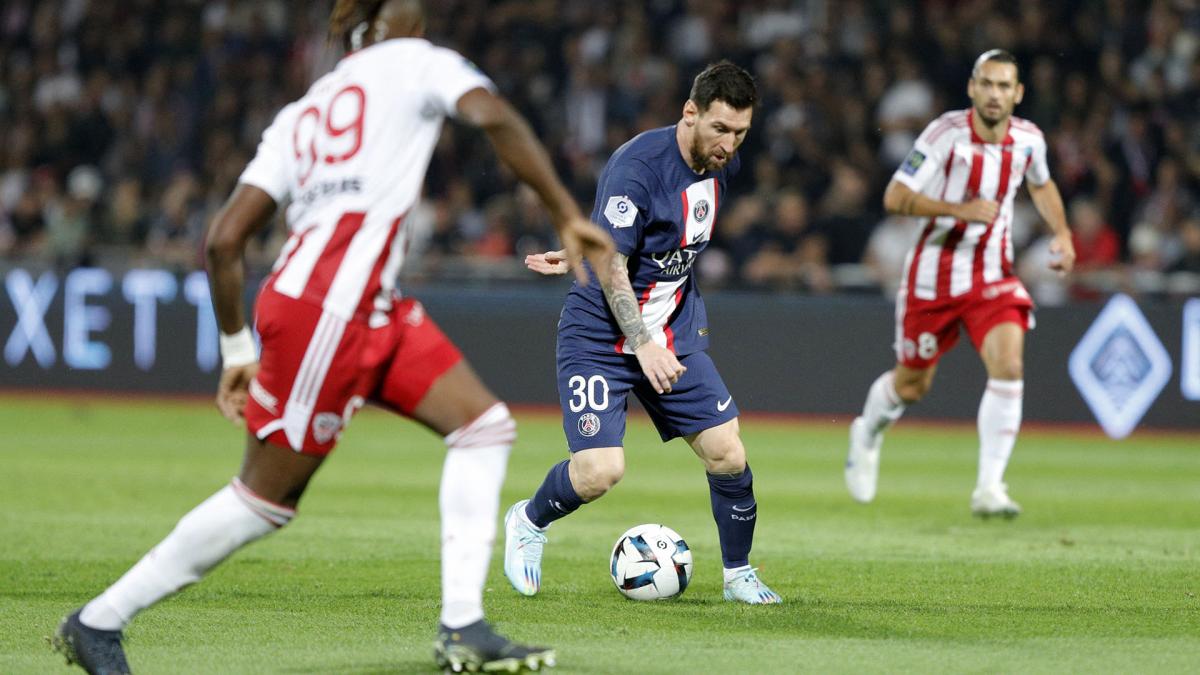 Paris Saint Germain ganó con un golazo y dos asistencias de Messi ante Ajaccio