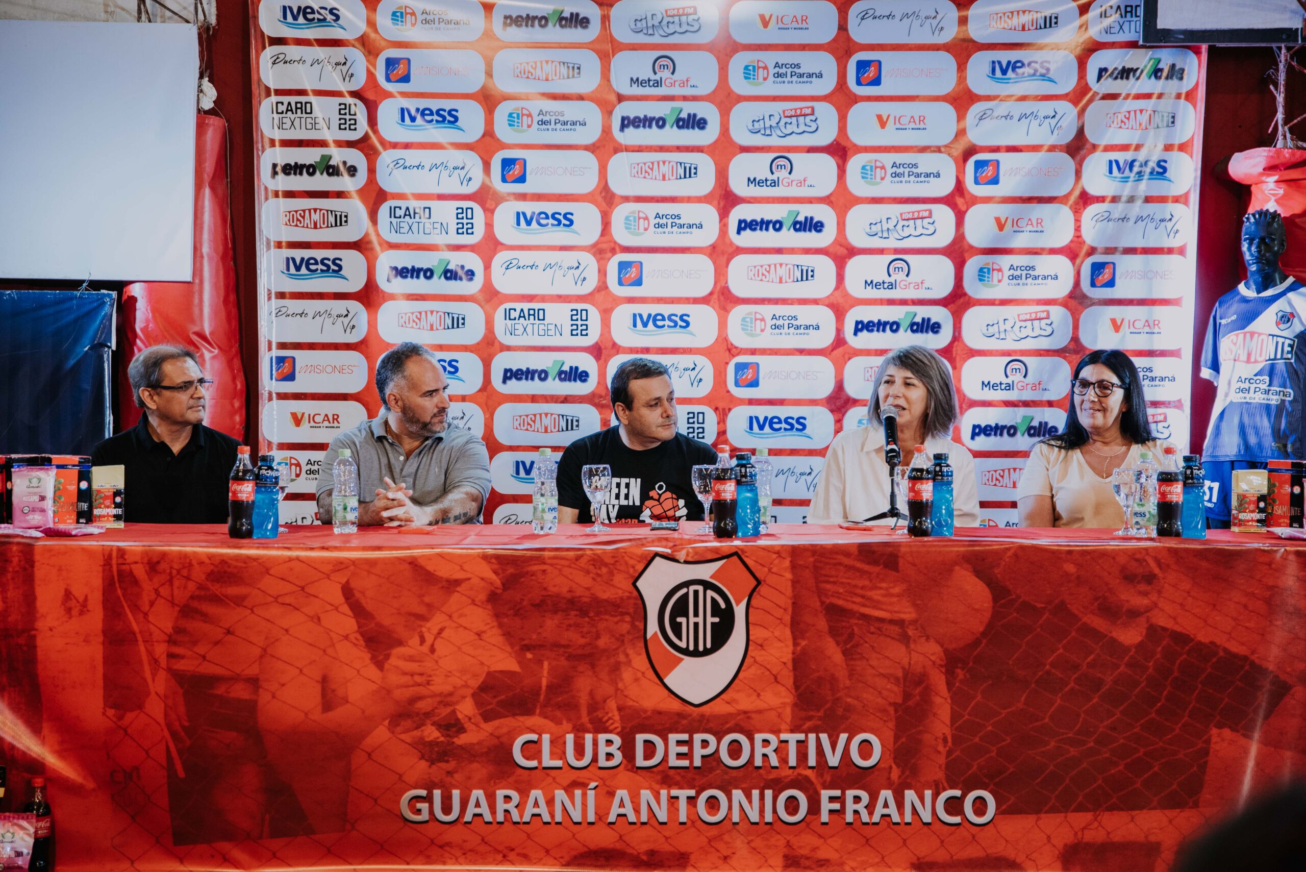 El gobernador Herrera Ahuad acompañó a Guaraní Antonio Franco en la presentación del plantel para la temporada 2022/23