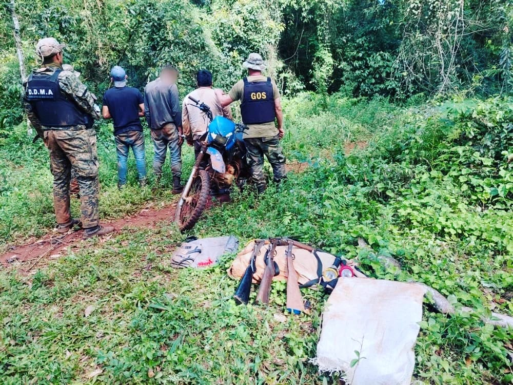 Arrestaron a tres cazadores furtivos en la reserva Yabotí y secuestraron armas de fuego