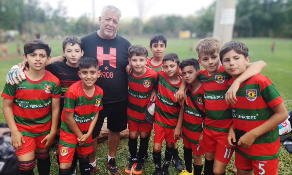 Oscar Gutiérrez, captador de Club Huracán, visitó Eldorado para conocer talentos en el fútbol infantil