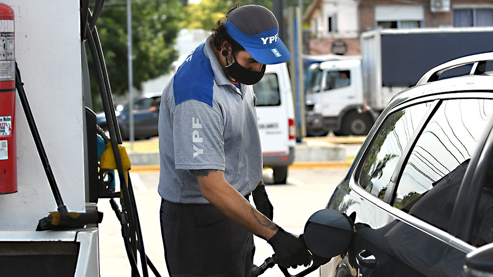 Los combustibles se suman al programa de Precios Justos