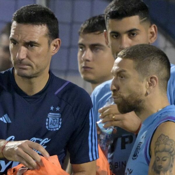 Scaloni define el equipo en la última práctica antes del debut con Arabia Saudita