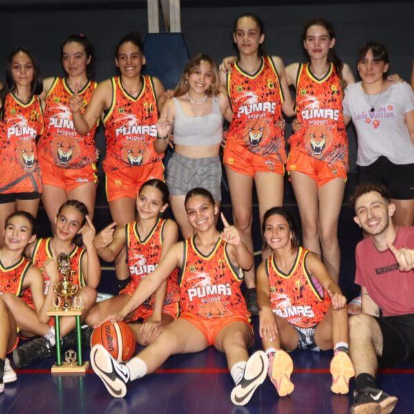 Las chicas de Pumas de Montecarlo se quedaron el título del básquet femenino de Eldorado Juega