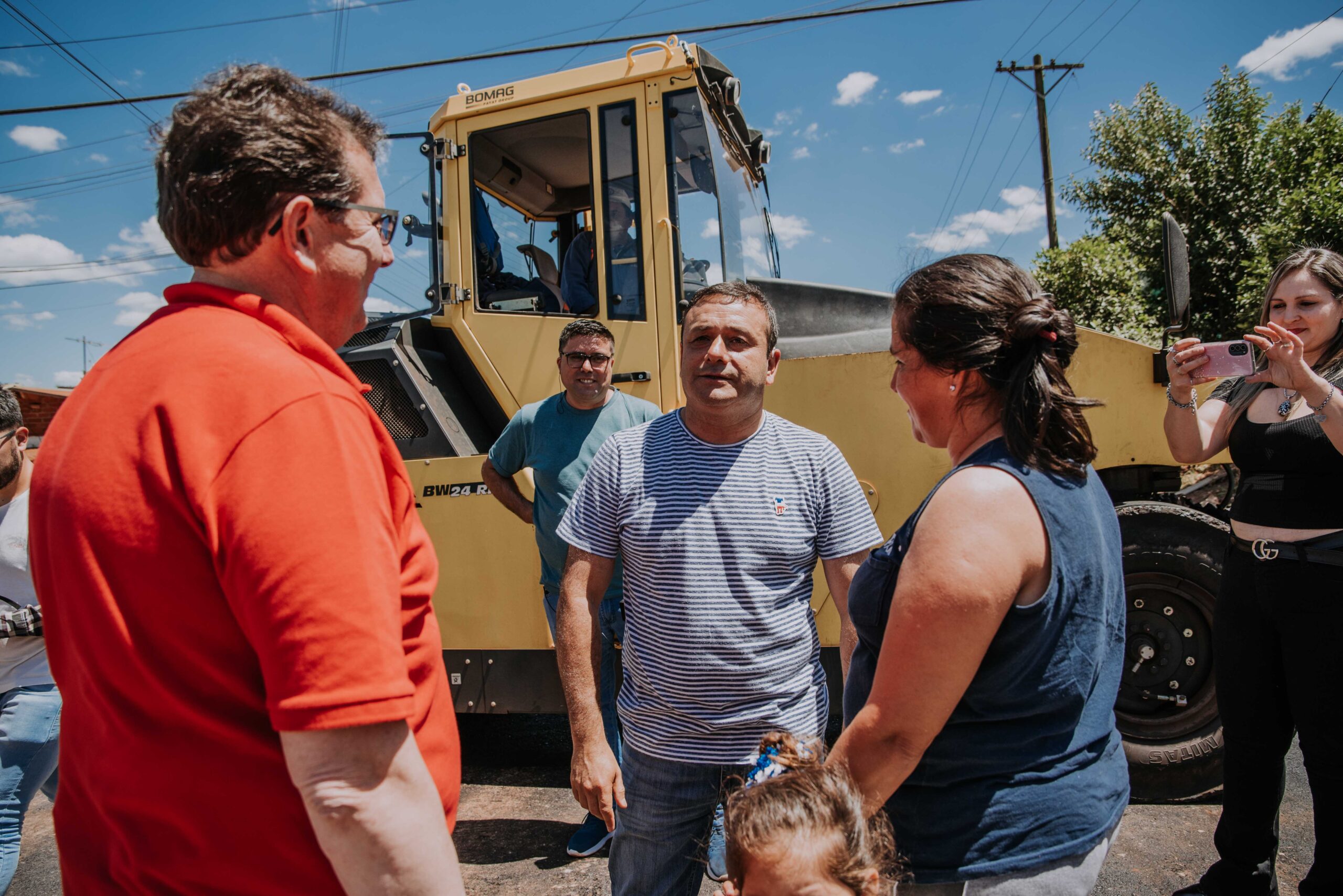 El Gobernador recorrió la obra de saneamiento en el barrio Ex Alumnos de San Vicente