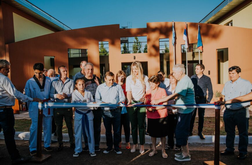 Herrera Ahuad inauguró el nuevo Centro Cívico de Santo Pipó, la estructura más grande en su tipo en Misiones