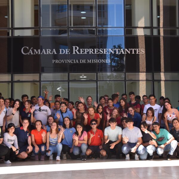 El programa “Yendo”, El Fun Tour del Conocimiento culminó sus actividades anuales con la visita a la Legislatura