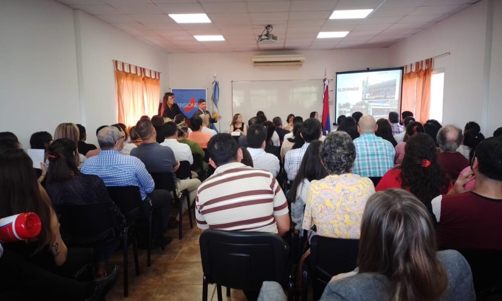 A sala llena se realizó la charla sobre derecho y salud en la Universidad Gastón Dachary
