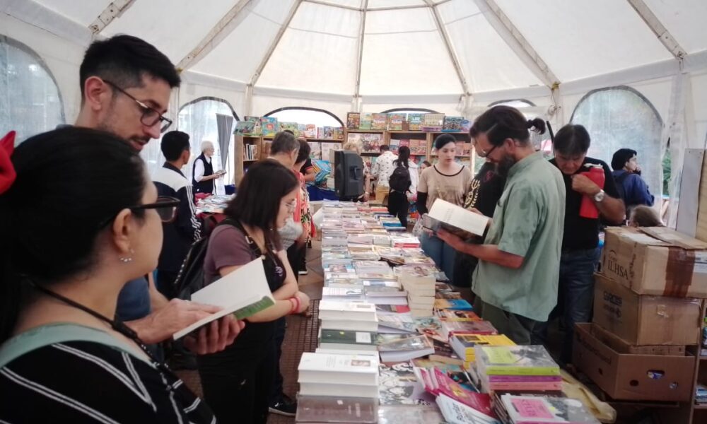 Con variedad de expositores se realiza en la Plaza Sarmiento la Feria del Libro de Eldorado