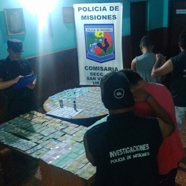 Detuvieron a un electricista y a su ayudante por el robo de dólares y joyas