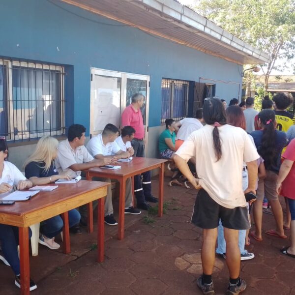 El Operativo Sanitario pasó por el CIC de Pinares y este jueves por la mañana llega al barrio Itatí