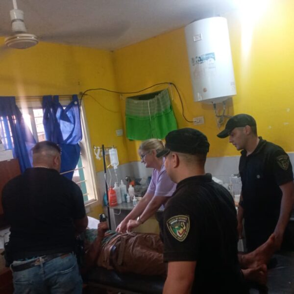 Rescataron a un hombre que se desvaneció en un pozo de agua mientras realizaba limpieza