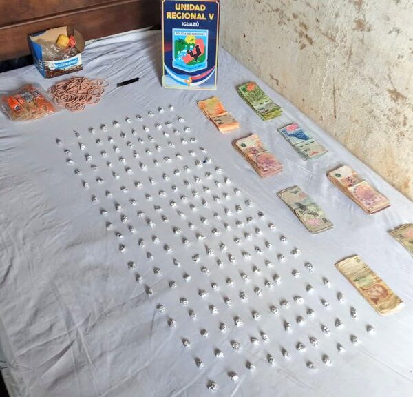 Capturaron a un dealer con 185 dosis de cocaína preparadas para la distribución