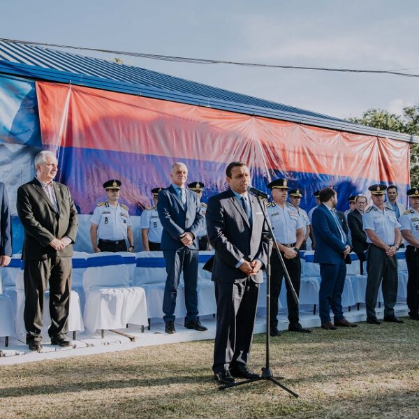 El Gobernador presidió el acto de egresados de la primera promoción de la Universidad de las Fuerzas de Seguridad de Misiones