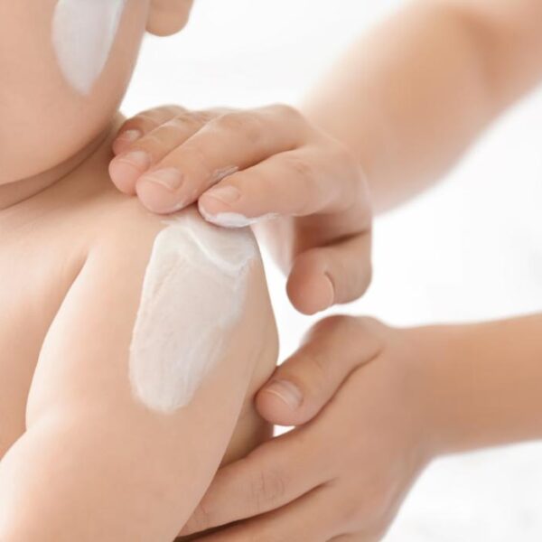 Recomiendan no exponer a los niños al sol por las altas temperaturas