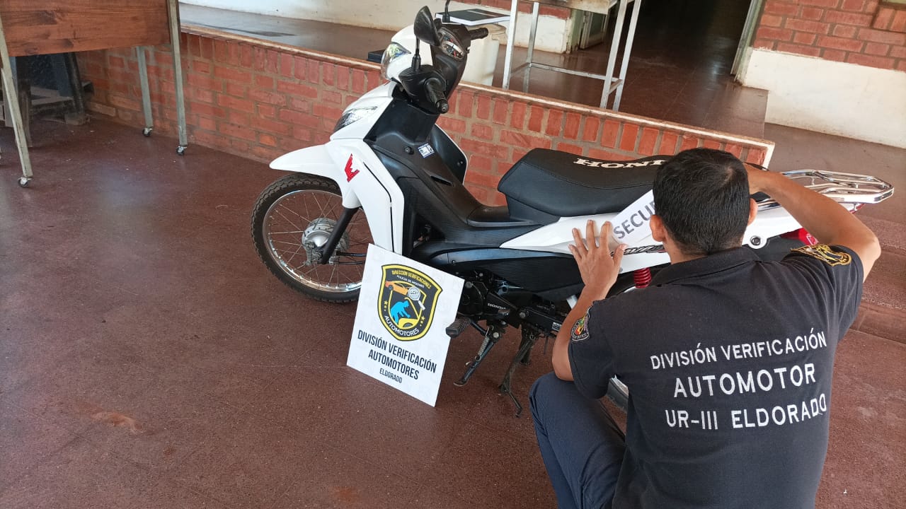 Recuperaron una bicicleta que fue sustraída en Montecarlo y retuvieron una motocicleta con papeles apócrifos