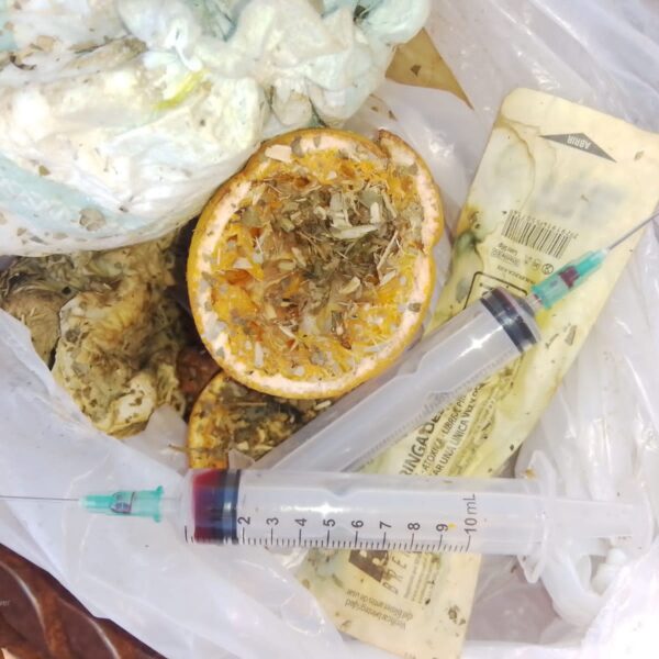 Una aguja hipodérmica lesionó a un agente municipal de Recolección de Residuos