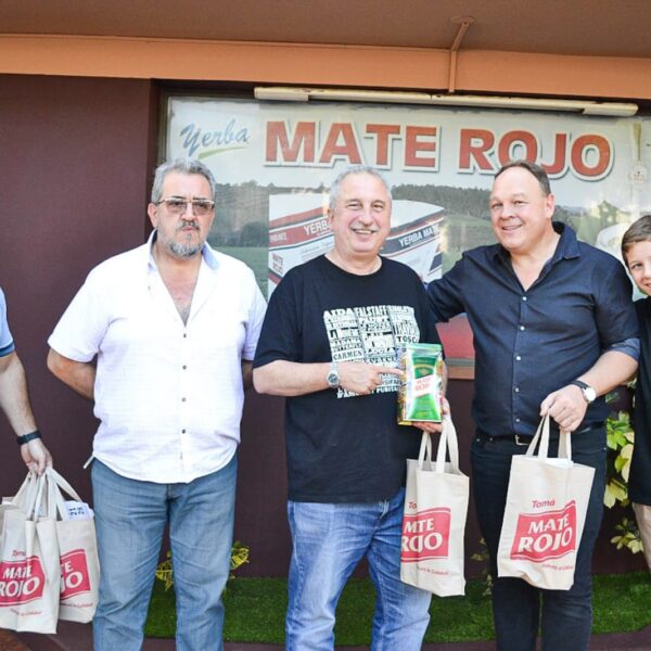 Passalacqua entregó beneplácito a la empresa Mate Rojo por sus 30 años de tradición yerbatera