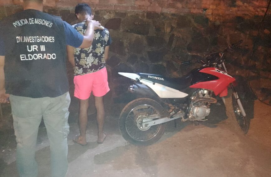 Arrestaron a dos personas, recuperaron dos motocicletas y siete chapas de zinc que fueron sustraídas en Eldorado
