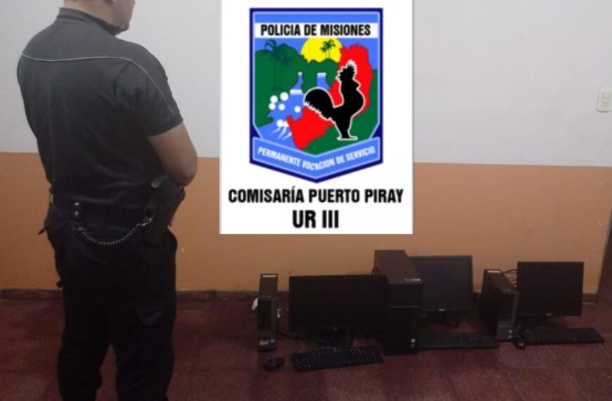 Fueron detenidos cuatro personas, y se recuperó elementos informáticos sustraídos de un establecimiento escolar