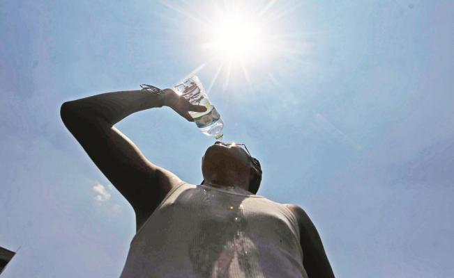 La mitad del país está bajo alerta por intenso calor y se registran marcas de 40 grados