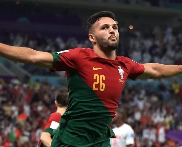 Portugal aplastó a Suiza y se metió en cuartos de final