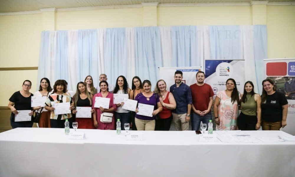 Más de 100 personas finalizaron los talleres en Gastronomía Aula Taller Móvil de Gastronomía