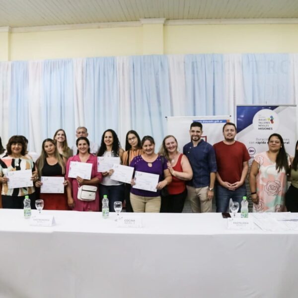 Más de 100 personas finalizaron los talleres en Gastronomía Aula Taller Móvil de Gastronomía