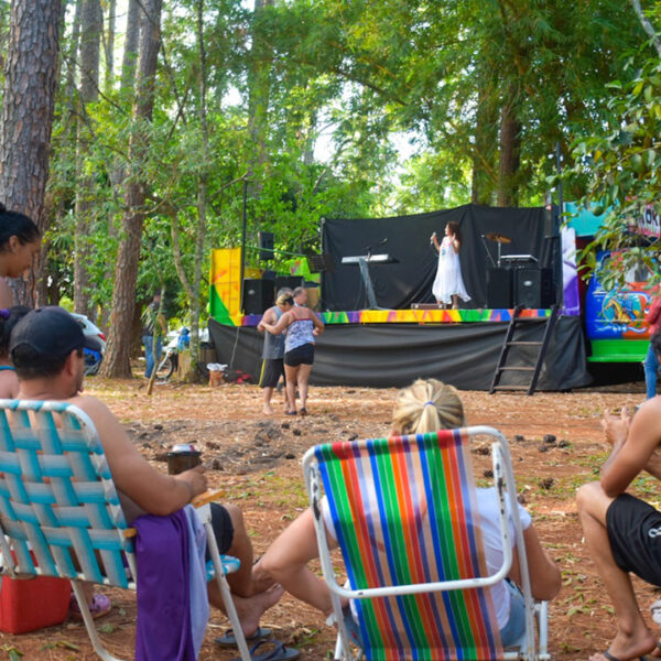 El Complejo Recreativo que el IPS posee en Candelaria recibió a cientos de familias con shows musicales