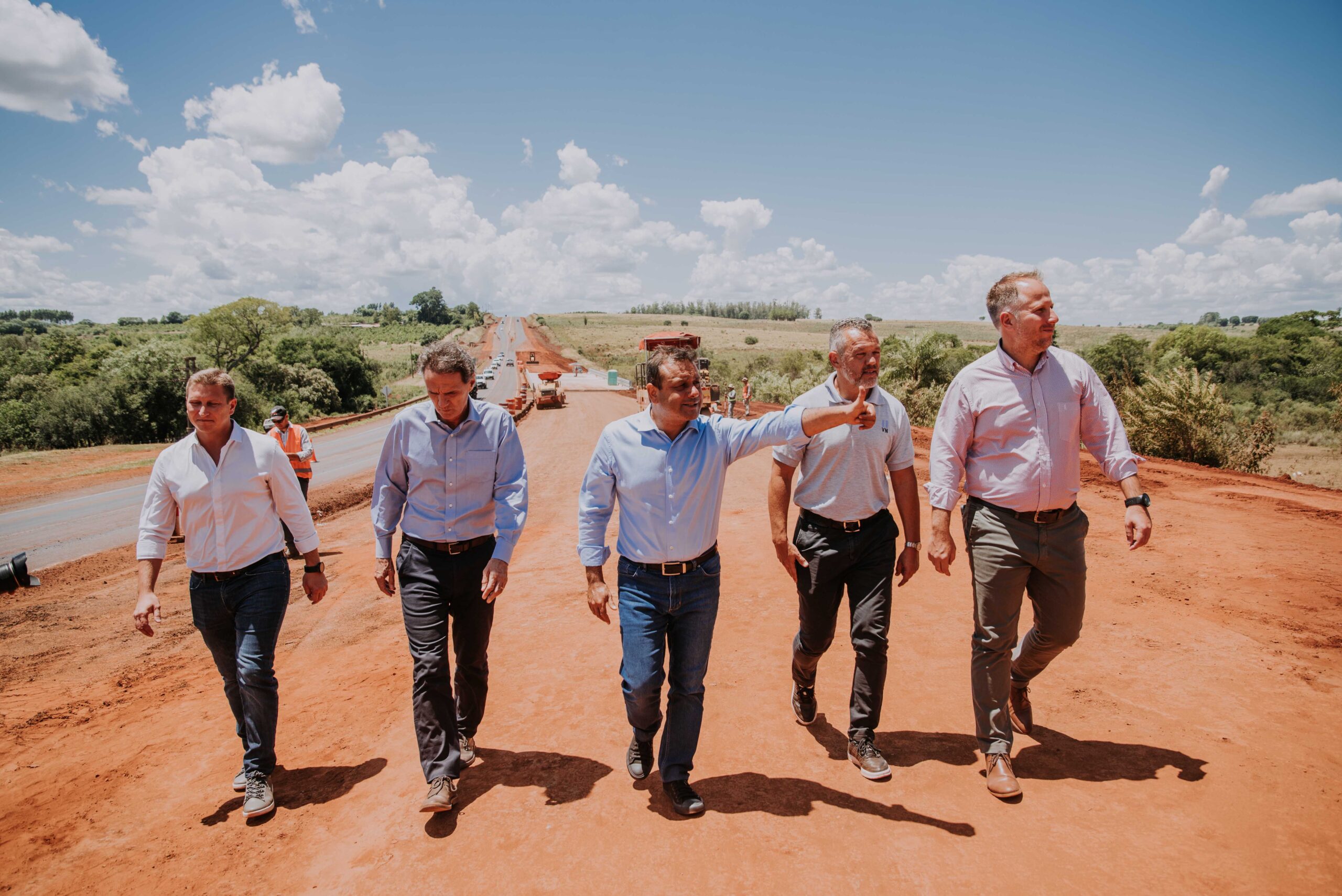 El Gobernador misionero y el ministro de Obras Públicas de la Nación recorrieron diferentes obras en la tierra colorada