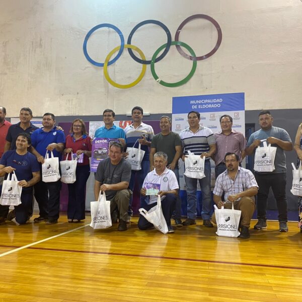 Entregaron subsidios y deporbonos para clubes deportivos de Eldorado
