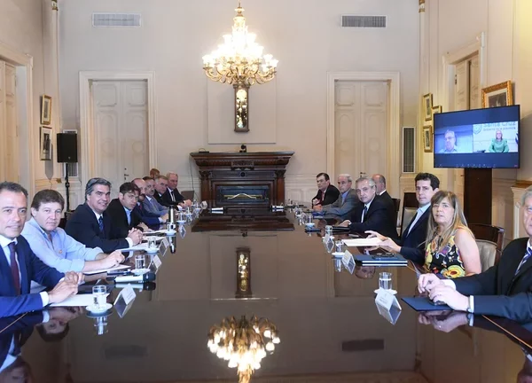 El Gobierno prepara el llamado a sesiones extraordinarias para acelerar el tratamiento del juicio político contra la Corte Suprema