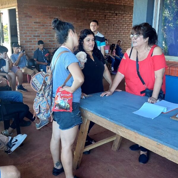 Junto al Centro de Documentación Rápida se brindó atención a más de 300 vecinos