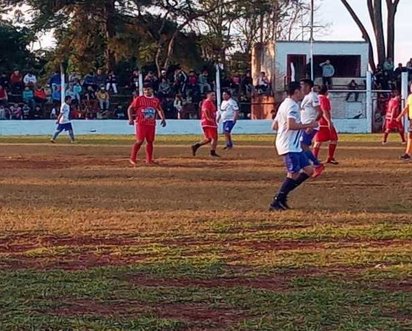 Tapicería Verdún y Urunday juegan la finalísima del torneo oficial Seniors