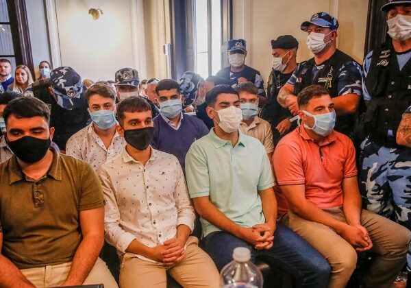 Declaran testigos directos del ataque mortal a Fernando Báez Sosa TELAM SE 2022. Queda expresamente prohibida la utilización de este contenido sin citar la autoría de TELAM, la omisión de este requisito es violatorio del Régimen Legal de la Propiedad Intelectual, Ley 11.723. lo que habilita el reclamo de nuestros derechos por vía judicial.