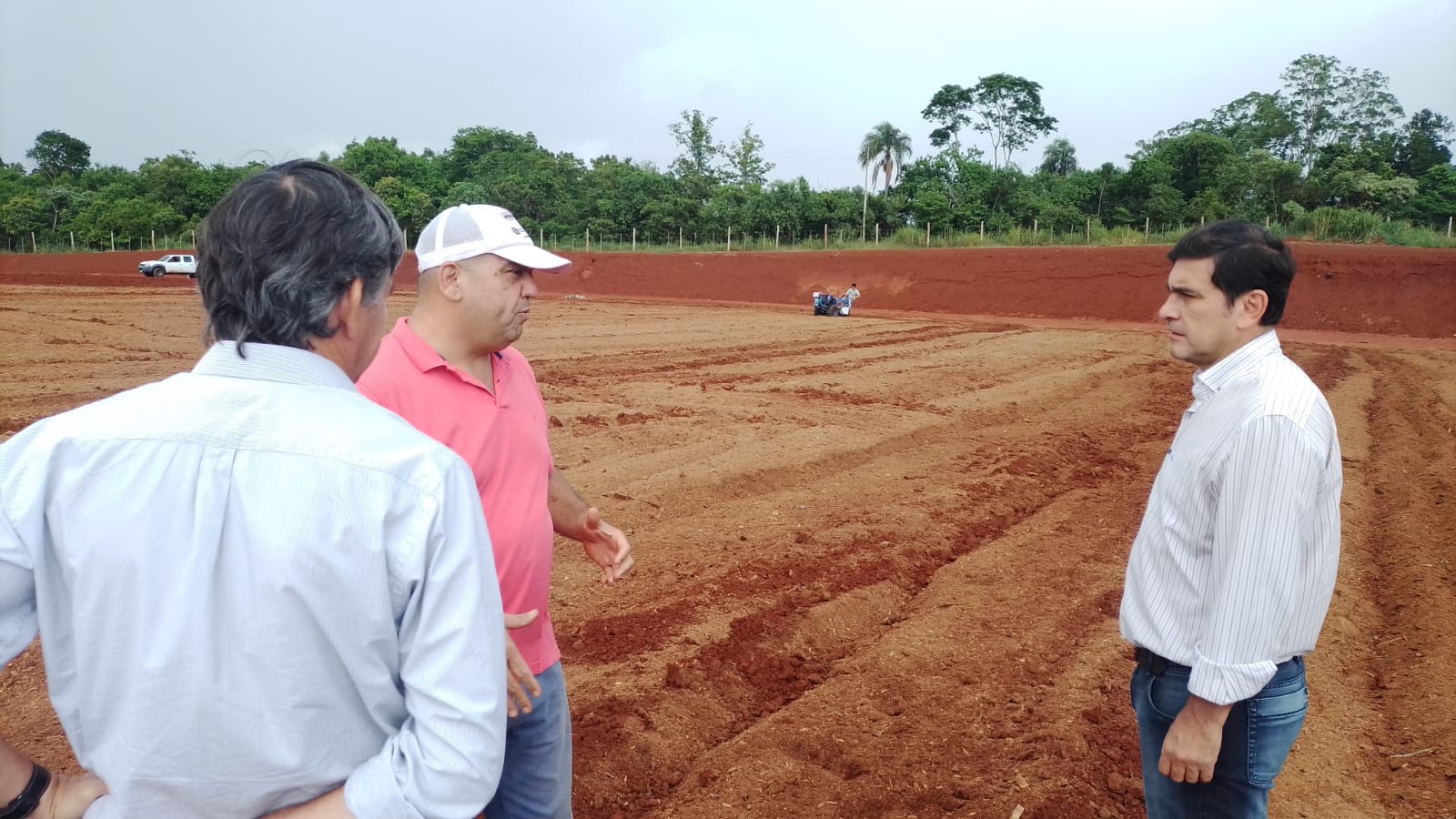 Ultiman los detalles para la colocación del sistema de riego a la cancha municipal de fútbol de Eldorado