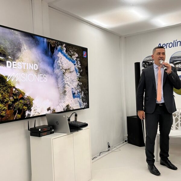 Reactivan las negociaciones para conectar Iguazú y Madrid de manera aérea