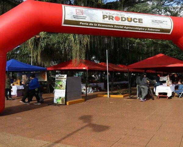 Desde el Municipio impulsan la Feria de Verano de Eldorado Produce con horario extendido